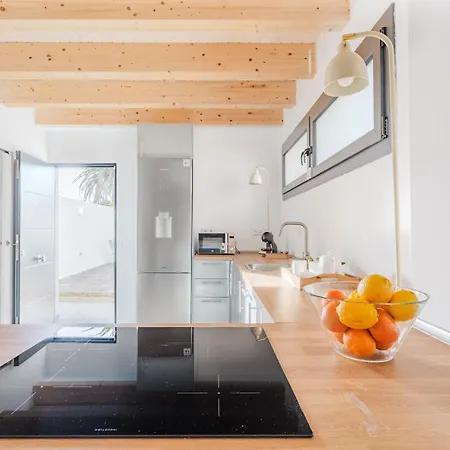 度假居 Charming Townhouse With Parking In